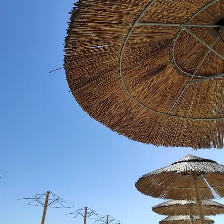 STELLA DORADA VACANZE 4 POSTI LETTO con clima, parcheggio, bagno privato in ogni camera Appartamento
